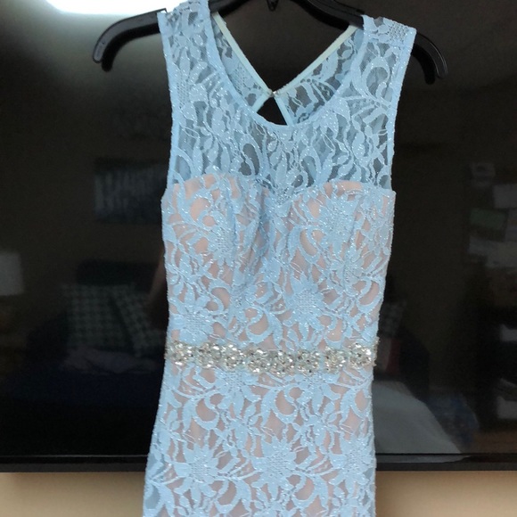 Adorable short occasion dress. - Picture 3 of 4